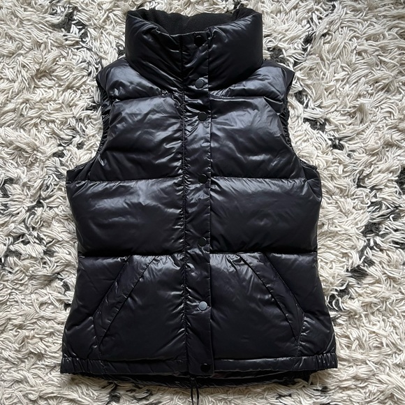 Aritzia Community Down Puffer Vest Glossy Black XXS - Picture 5 of 10